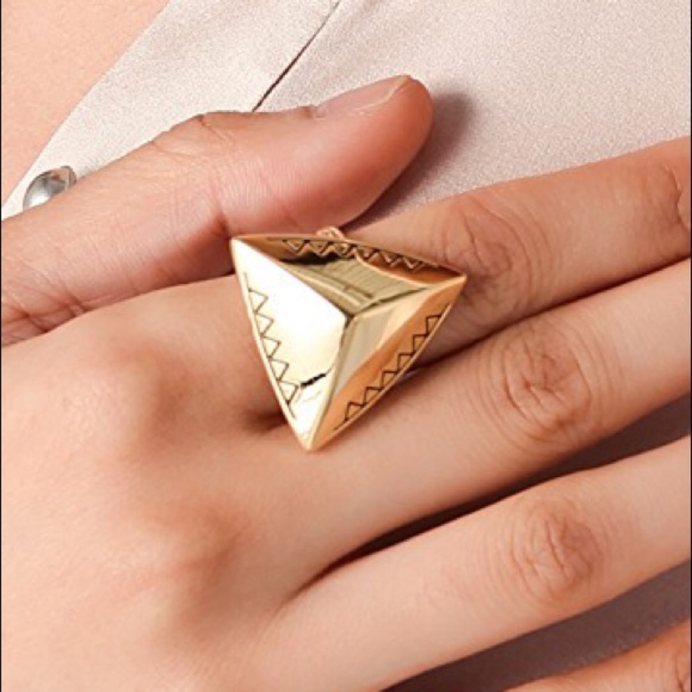 House of Harlow Engraved Pyramid Cocktail Ring